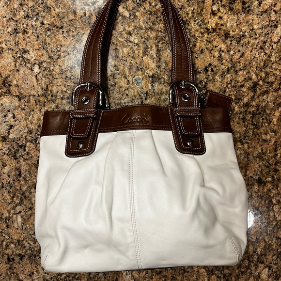 Coach Vintage Leather Shoulder Bag - Picture 4 of 9